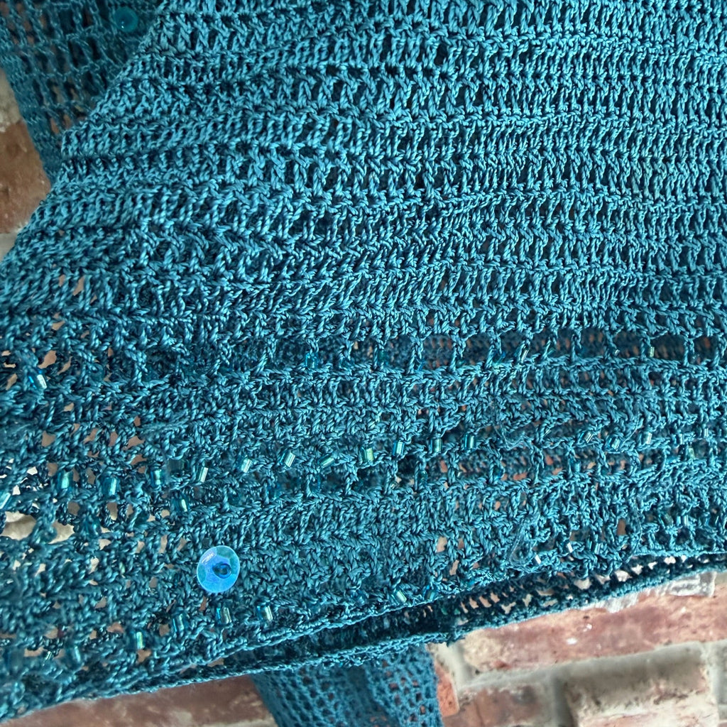 Late 1990s to Early 2000s Open Crochet V-neck Sweater