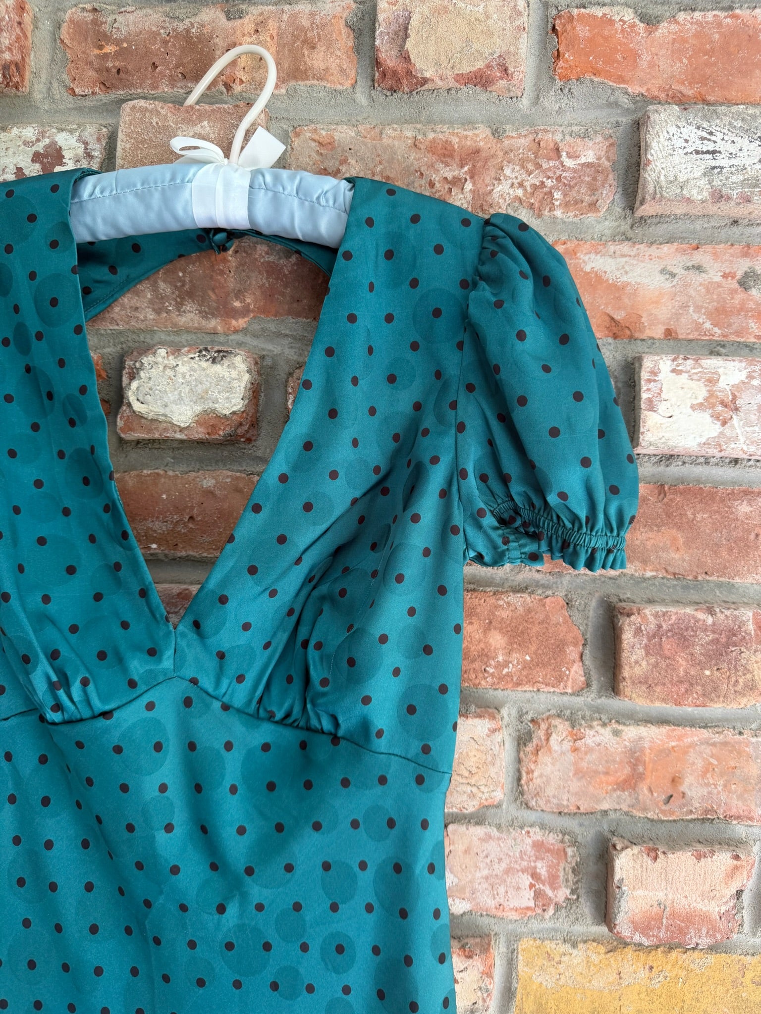 Late 1970s to Early 1980s Jade Green Cap Sleeve Polka Dot Dress