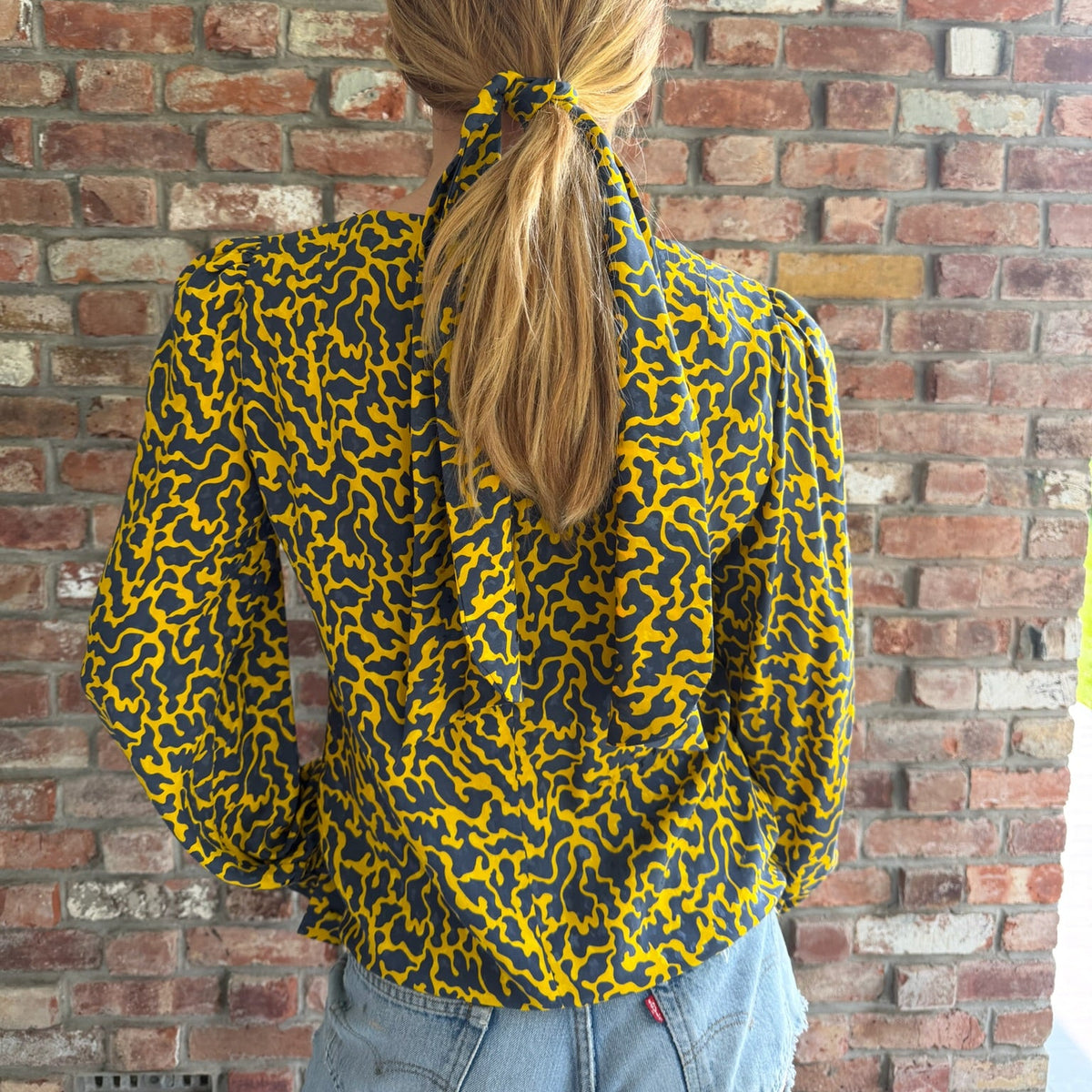 1980s - 1990s Vintage Mustard Yellow & Grey Abstract Print Blouse