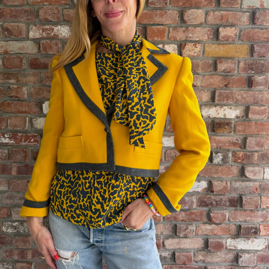1980s - 1990s Vintage Mustard Yellow & Grey Abstract Print Blouse
