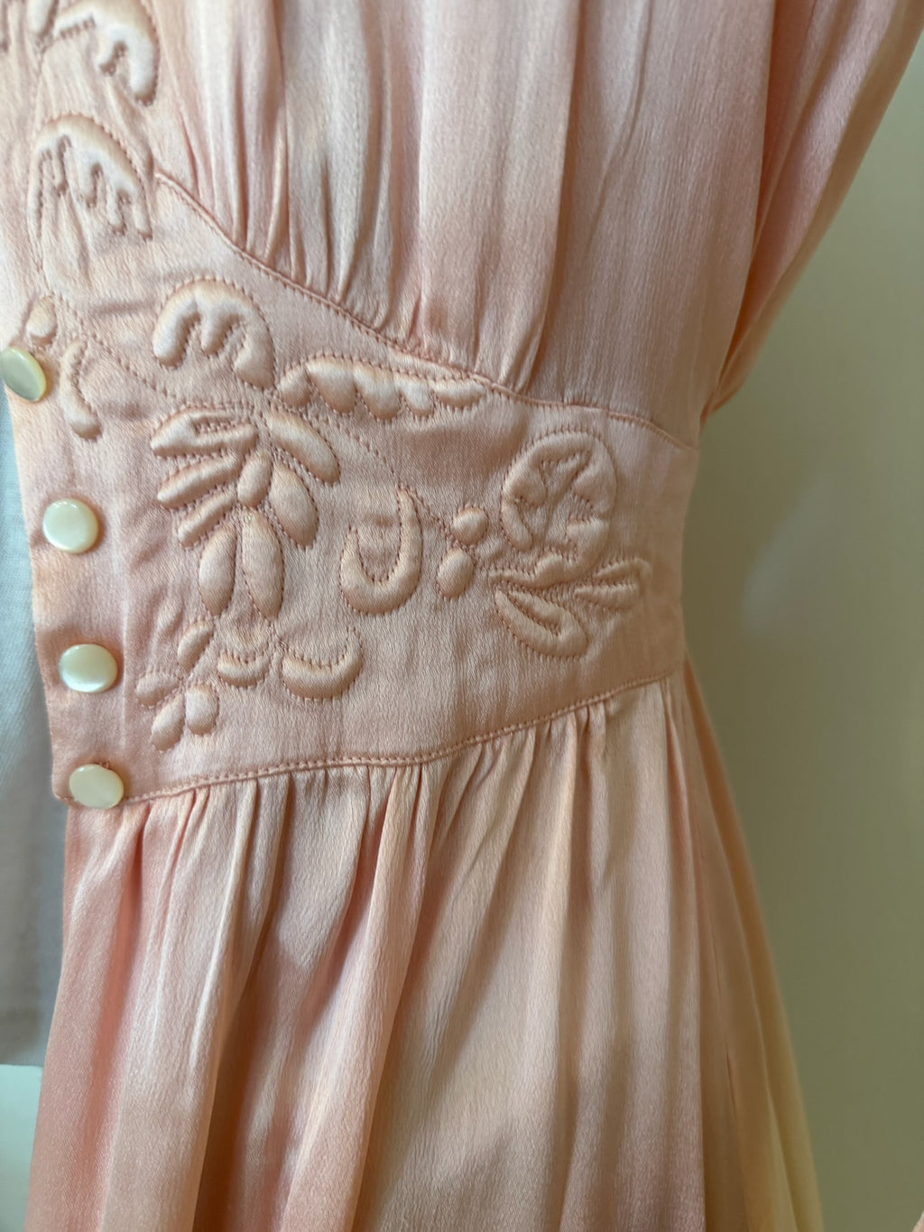 1930s-1940s Light Pink Silk Embroidered Duster