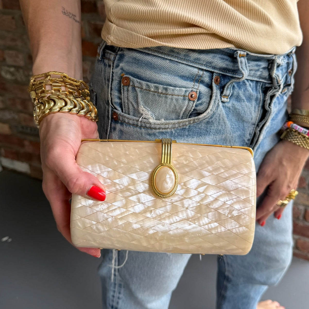 1950s - 1960s Woven Hard Shell Mother of Pearl Clutch